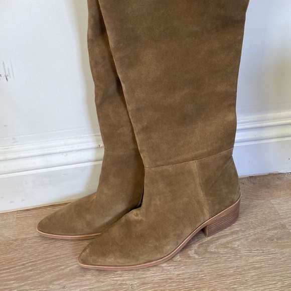 NWT Vince Camuto Pointed Toe Beanna Dogwood Knee High Suede Boot - Picture 3 of 5